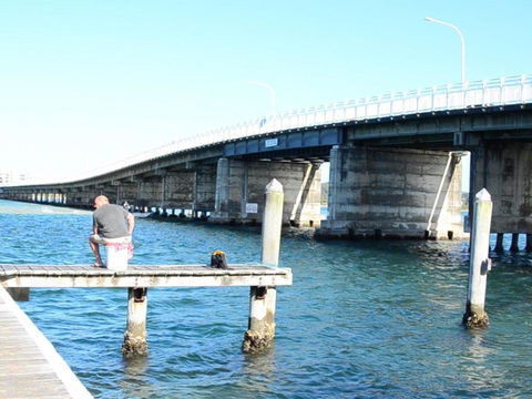 1 / 54 Parkes Airconditioned - Tourism Townsville 3