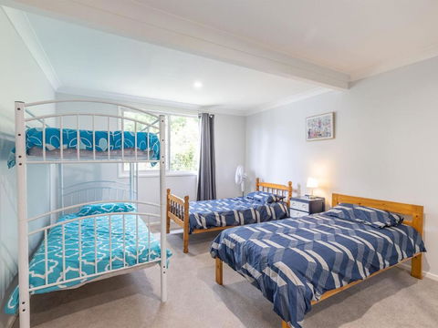 9 Pirralea Parade Fantastic Family Getaway With Pool & Boat Parking - Tourism Townsville 4