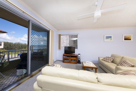 Camelot Unit 06 - Tourism Townsville 1