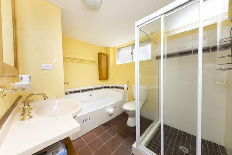 Camelot Unit 06 - Tourism Townsville 2