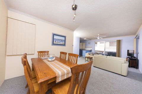 Camelot Unit 06 - Tourism Townsville 3