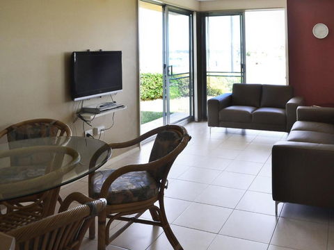 Fairholme 5 Opposite Lake - Tourism Townsville 6