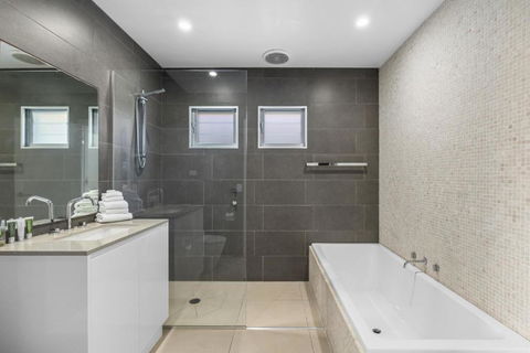Beachfront #12 - Tourism Townsville 5