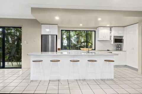 Beachside At Sapphire - Tourism Townsville 4