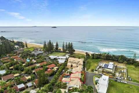 Beachside At Sapphire - Tourism Townsville 0
