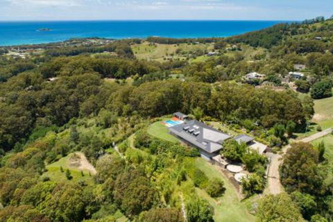 Mont Sapphire Luxury Estate - Tourism Townsville 5