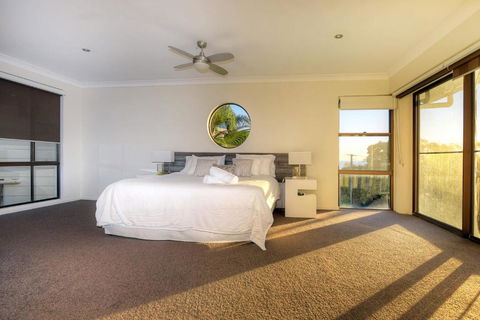 BEACHSIDE MANOR Walk To The Beach - Tourism Townsville 6