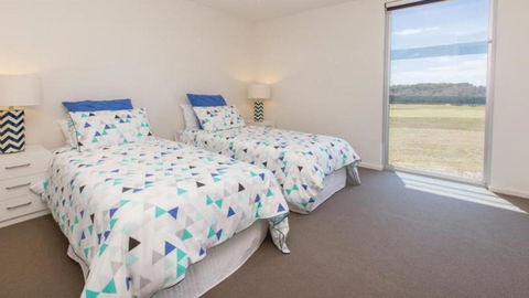 ST ANDREWS BEACH APARTMENT 4.02 - Tourism Townsville 2