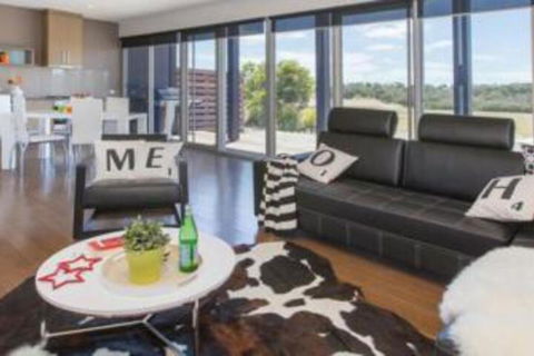 ST ANDREWS BEACH APARTMENT 4.02 - Tourism Townsville 0