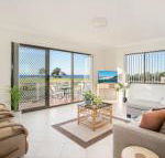Villa Bianca 10 opposite the Tanks - Tourism Townsville