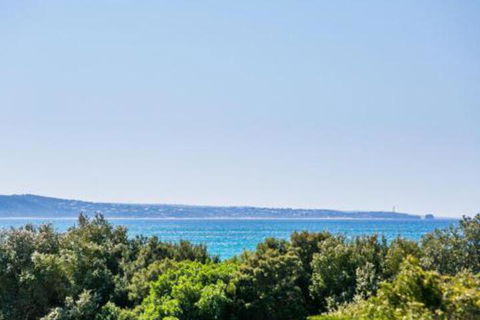 LOUTTIT BAY APARTMENT 1 Free Wifi Ocean Views & The Ultimate Location - Tourism Townsville 3