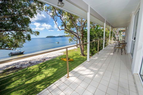 A Foreshore Salamander Bay - Tourism Townsville 3