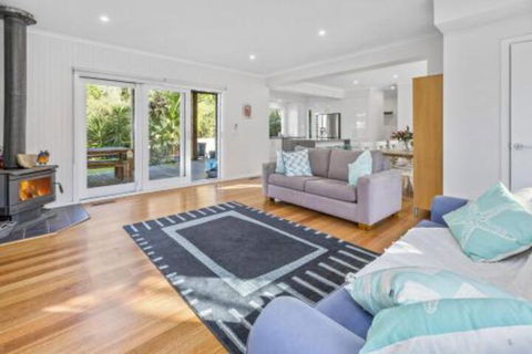 COASTAL BREEZE BALNARRING - Tourism Townsville 6