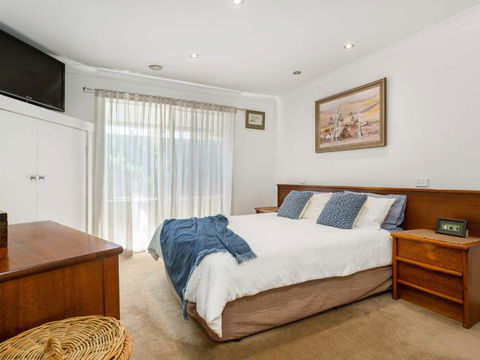 KARINYA MORNINGTON - Tourism Townsville 2