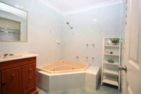 MAGIC BEACH HOUSE PET FRIENDLY - Tourism Townsville 2
