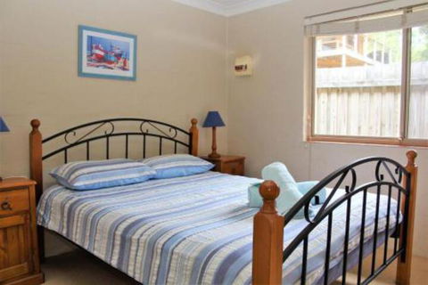 BEACHSIDE VILLA 2 - Tourism Townsville 3
