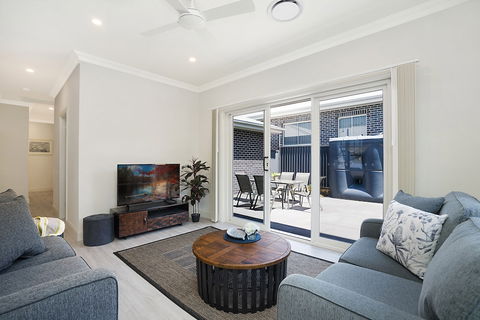 Accommodation Hunter - Adams St Maitland - Tourism Townsville 6