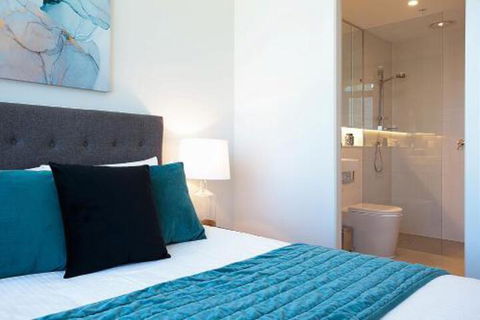 CITY HIGH Hosted By: LAbode Accommodation - Tourism Townsville 2