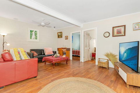 BEACH RETREAT - Tourism Townsville 2
