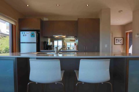 Snowy Mountains Townhouse - Tourism Townsville 4