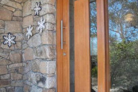 Snowy Mountains Townhouse - Tourism Townsville 3