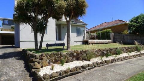 BEACHPOINT COTTAGE - Tourism Townsville 2