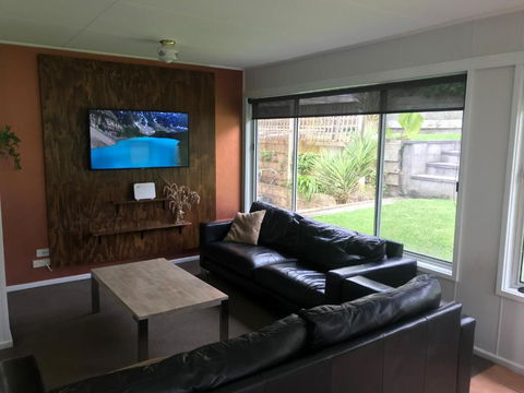 BEACHPOINT COTTAGE - Tourism Townsville 5
