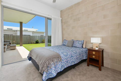 BEACHSIDE HAVEN - Tourism Townsville 5