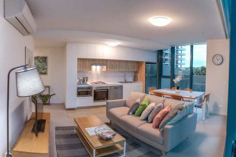 Incredible Riverside Apartment In Brisbane - Tourism Townsville 7
