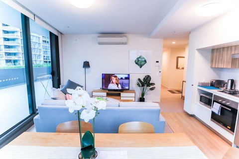 Incredible Riverside Apartment In Brisbane - Tourism Townsville 4