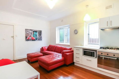 Quiet 1 Bedroom Apartment 5 Minutes From CBD - Tourism Townsville 4