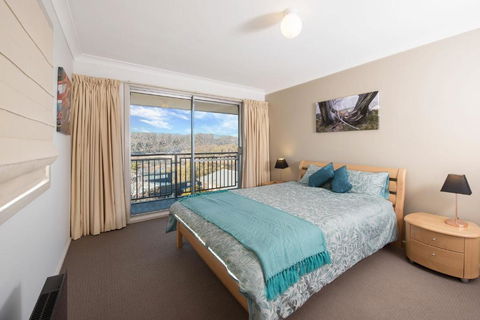 Erulisse Spacious Townhouse With Magical Lake Views - Tourism Townsville 2