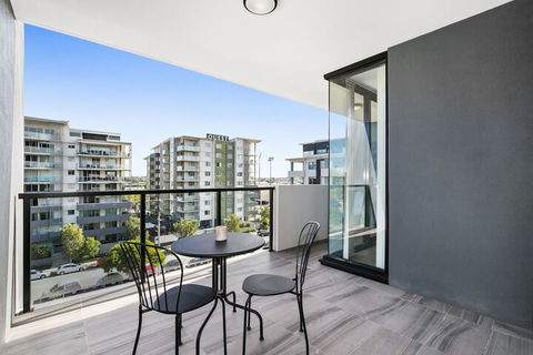 The Hamilton (I715) - Tourism Townsville 1