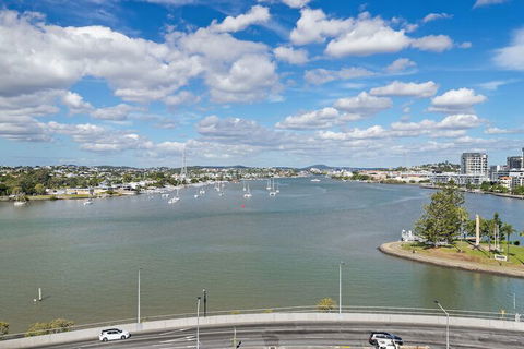 The Hamilton (I715) - Tourism Townsville 3