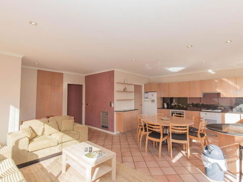 2 Munyang Street Jindabyne - Tourism Townsville 1