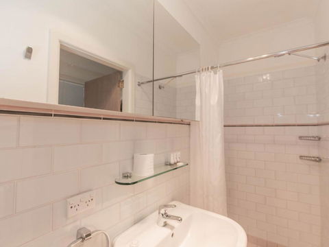 2 Munyang Street Jindabyne - Tourism Townsville 4
