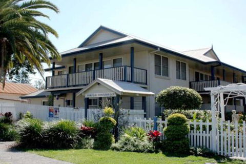 Tokelau 2 Tuncurry Townhouse - Tourism Townsville 0
