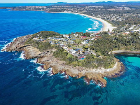 DAVIES STREET MOLLYMOOK 4 / 14 - Tourism Townsville 1