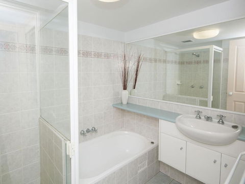 Aquarius Apartment 4 - Tourism Townsville 6