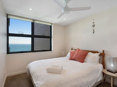 Strand Beachside 801 - Tourism Townsville 1