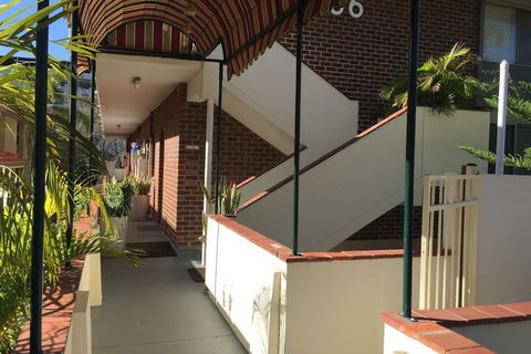 B6 Cafes & Restaurants Close To UWA - Tourism Townsville 2
