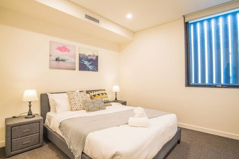 Modern 2bed2bath APT At Neutral Bayparking+wifi - Tourism Townsville 3