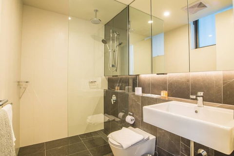Modern 2bed2bath APT At Neutral Bayparking+wifi - Tourism Townsville 6