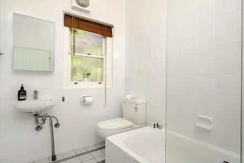 Spacious Two Bedroom Apartment In Crows Nest HUNT1 - Tourism Townsville 0