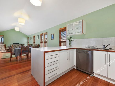Family Friendly Weatherboard Cottage - Tourism Townsville 0