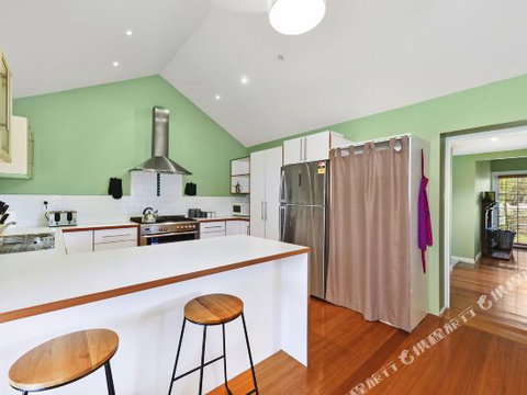 Family Friendly Weatherboard Cottage - Tourism Townsville 4