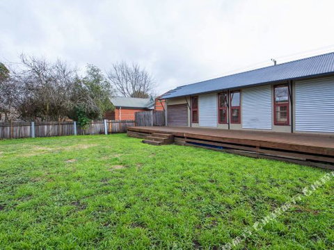 Family Friendly Weatherboard Cottage - Tourism Townsville 1