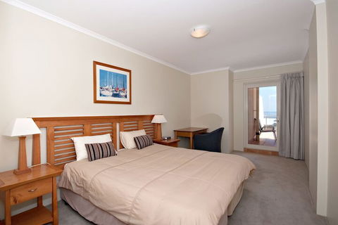 Breakwater Apartment Unit 104 / 2 Messines Street - Tourism Townsville 5