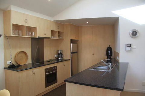 SACKVILLE APARTMENT 1 - Tourism Townsville 2