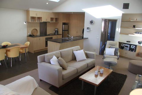 SACKVILLE APARTMENT 1 - Tourism Townsville 3